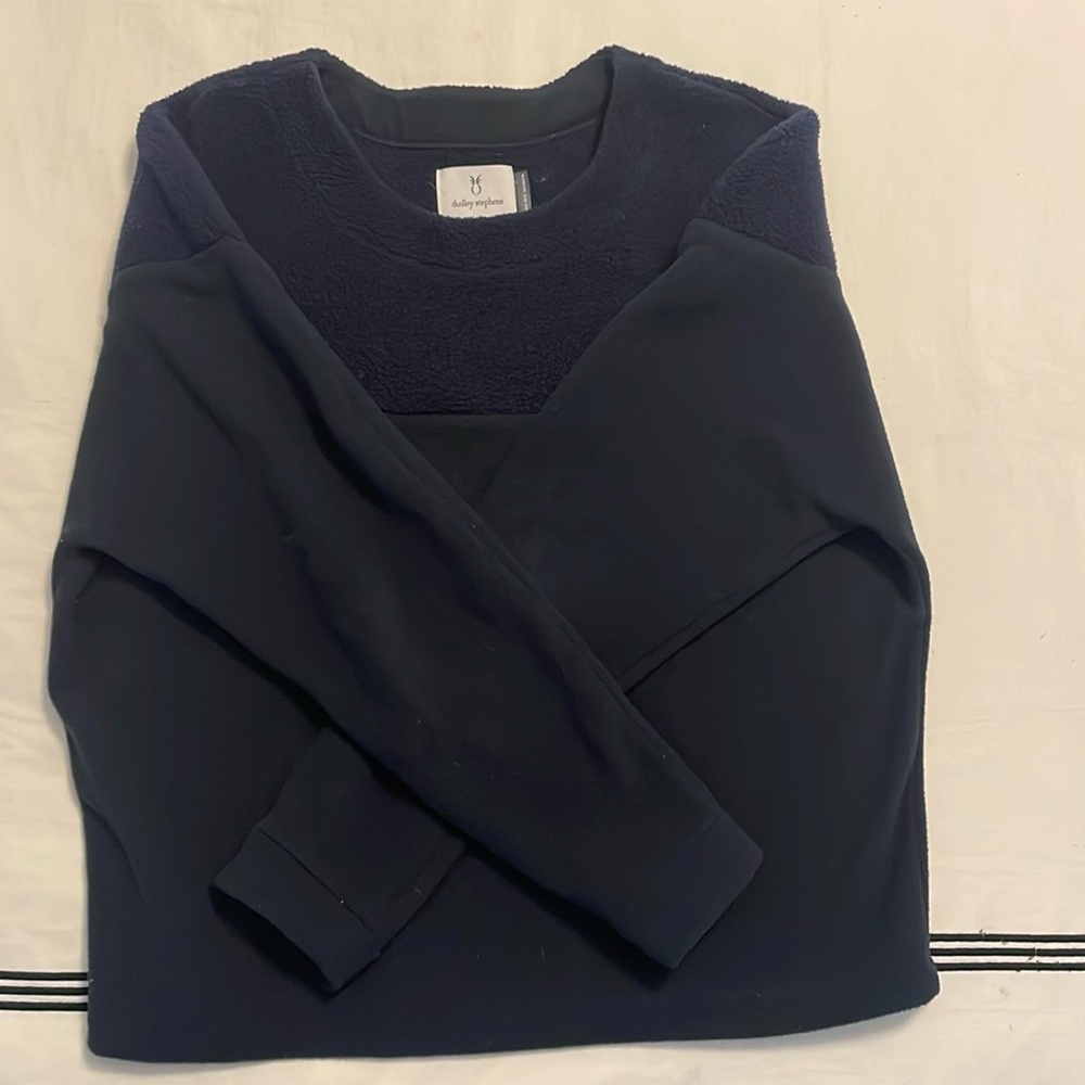 Hardly used Dudley Stephen’s women’s navy fleece pullover
